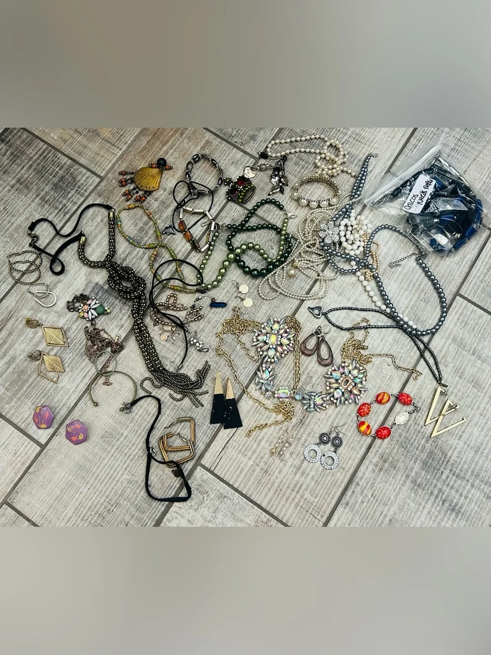Craft/Wearable Jewelry Lot 2lbs - Picture 1 of 13